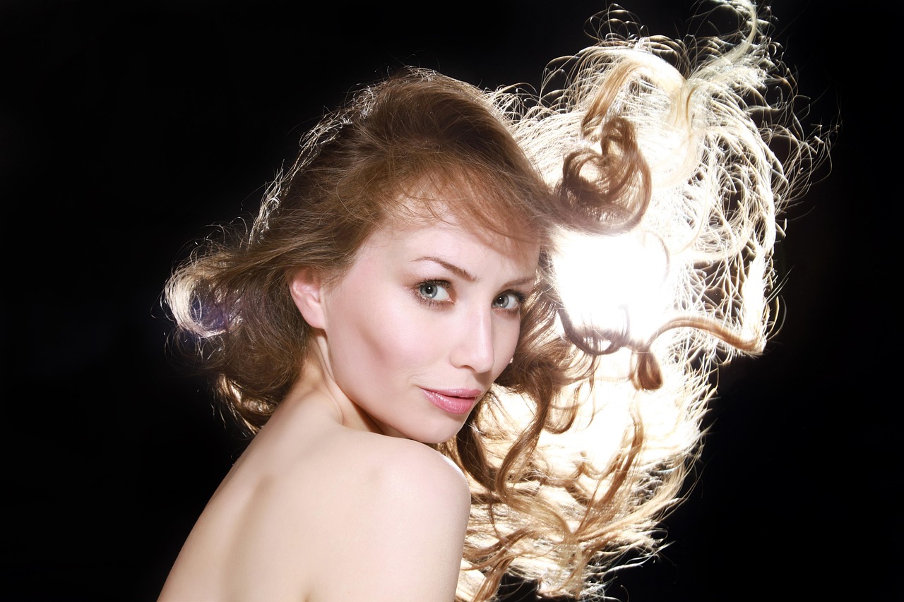 VIOの黒ずみを脱毛前後にケアする方法は？